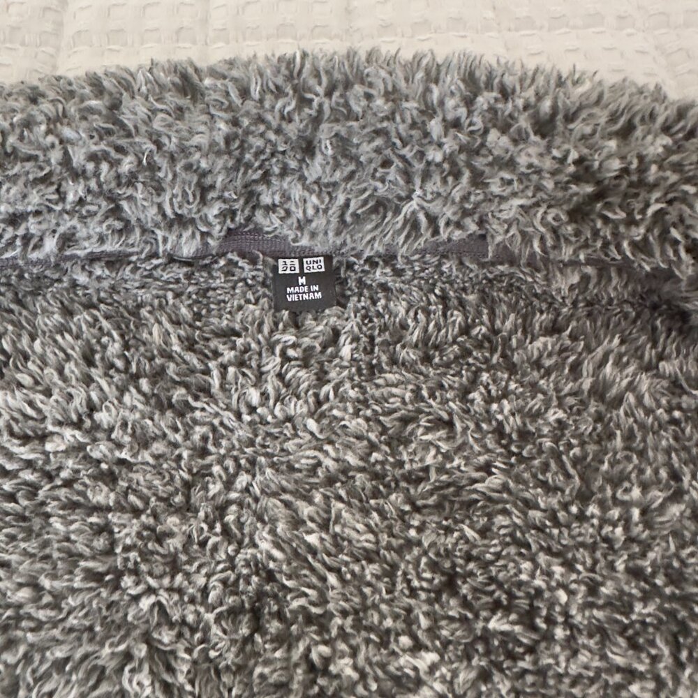 UNIQLO Gray Fleece Jacket Men Size Medium - Picture 9 of 10